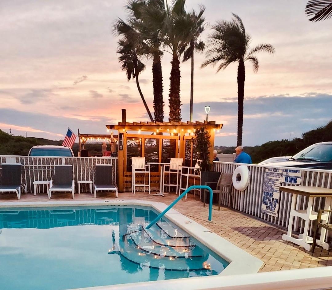 Ocean Sands Beach Boutique Inn - Stay By The Beach - Indoor Hotel - Saltwater-Mineral Pool Open Until 4 Am - Free Parking - Walk To Famous Beach - Ultra Sparkling Certified Hotel - Free Guest Laundry Kill Devil Hills Exterior photo