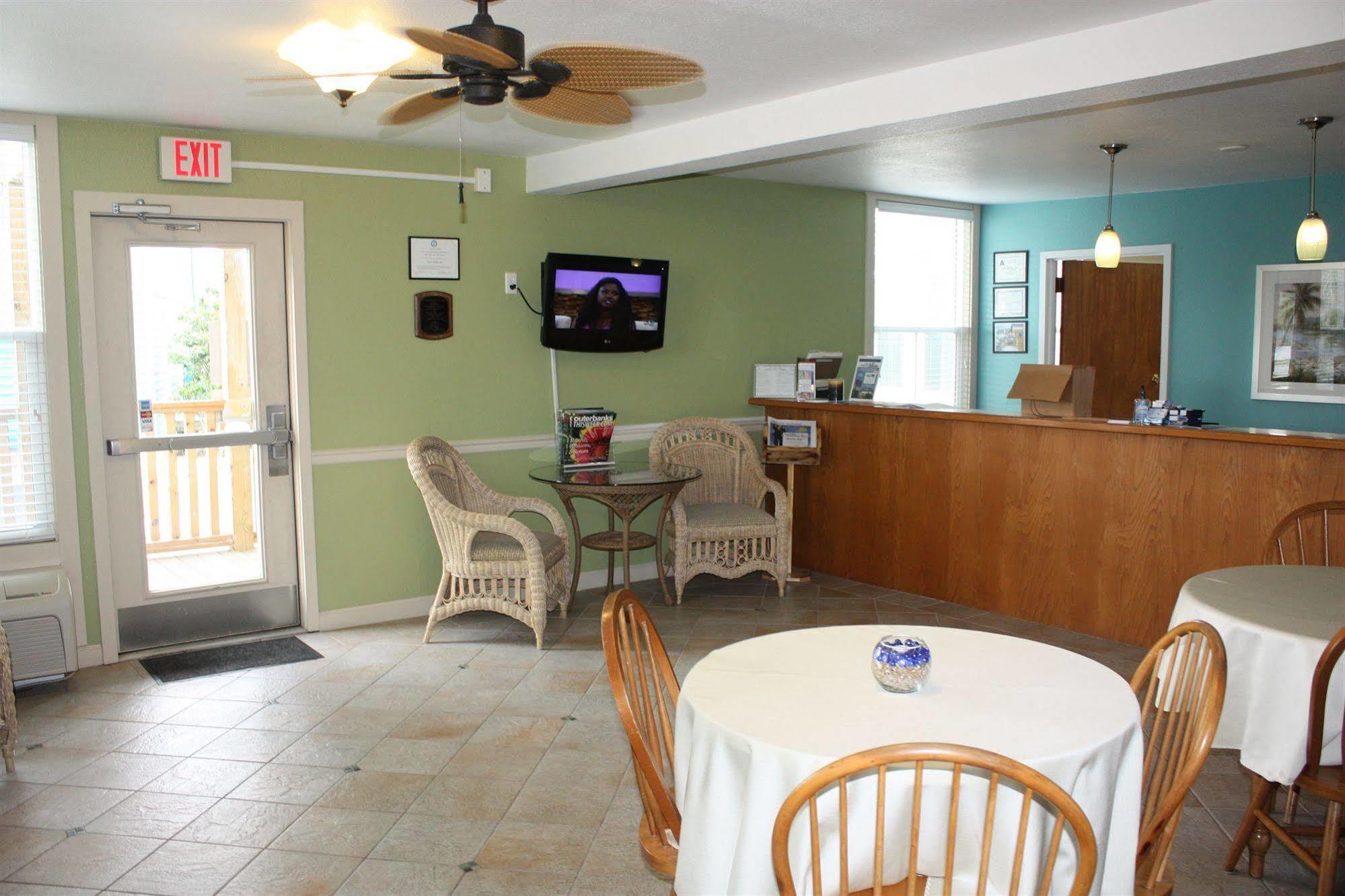 Ocean Sands Beach Boutique Inn - Stay By The Beach - Indoor Hotel - Saltwater-Mineral Pool Open Until 4 Am - Free Parking - Walk To Famous Beach - Ultra Sparkling Certified Hotel - Free Guest Laundry Kill Devil Hills Exterior photo